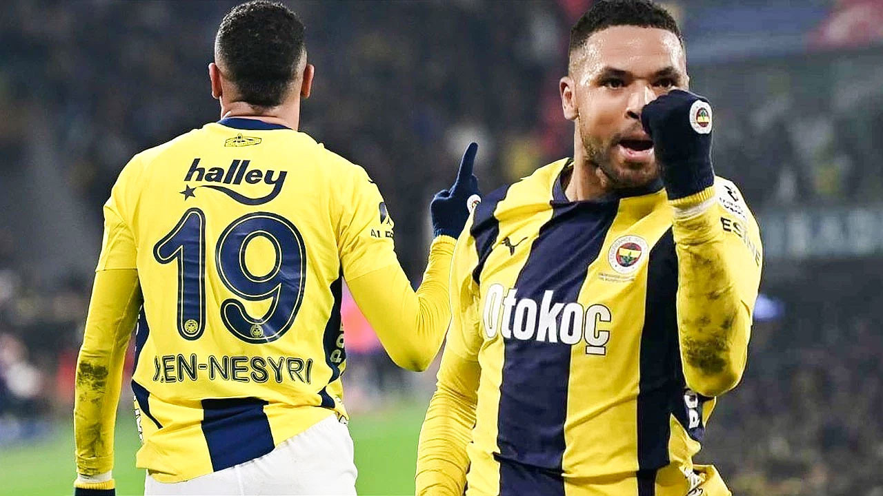 Fenerbahçe'de bir dönem daha sona erdi! En-Nesyri takım arkadaşları ile tek tek vedalaştı