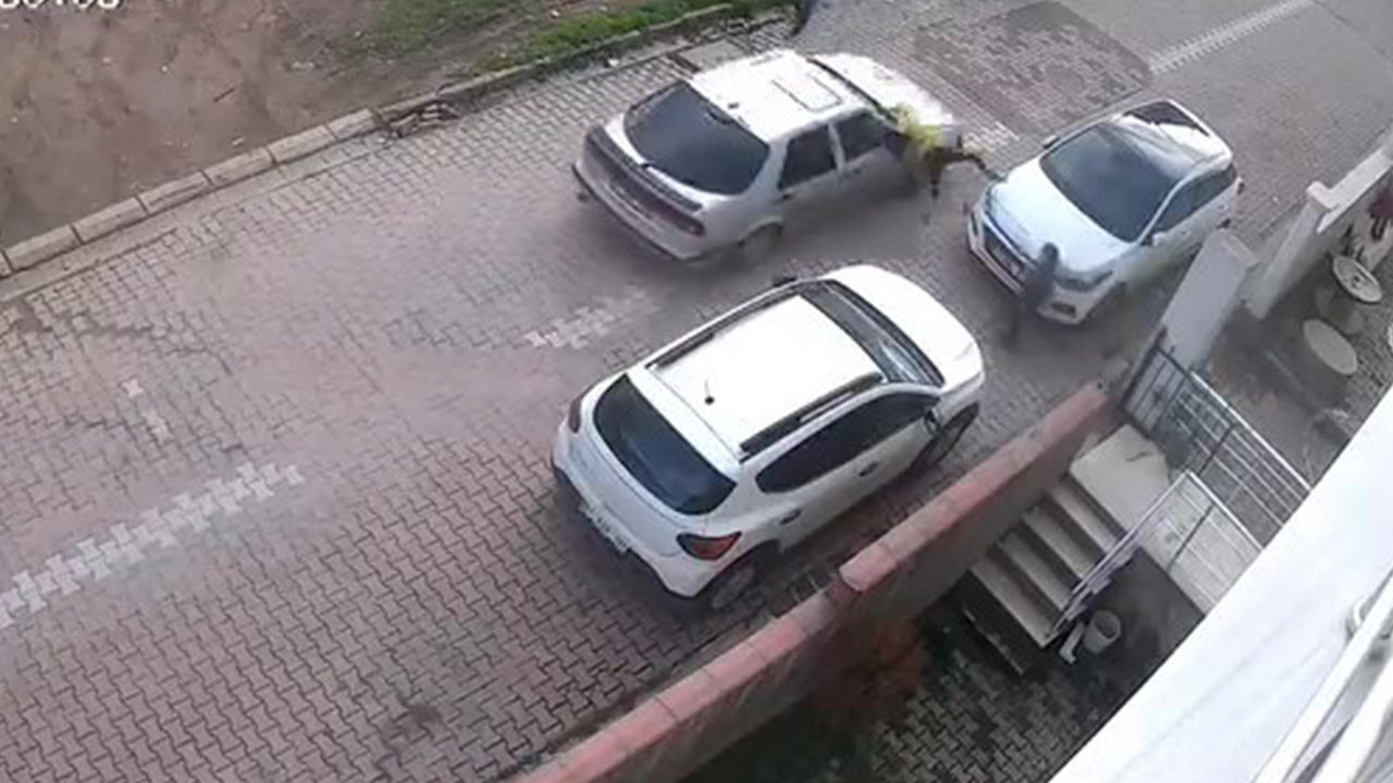 Otomobilin çarptığı 9 yaşındaki çocuk yaralandı: O anlar kamerada