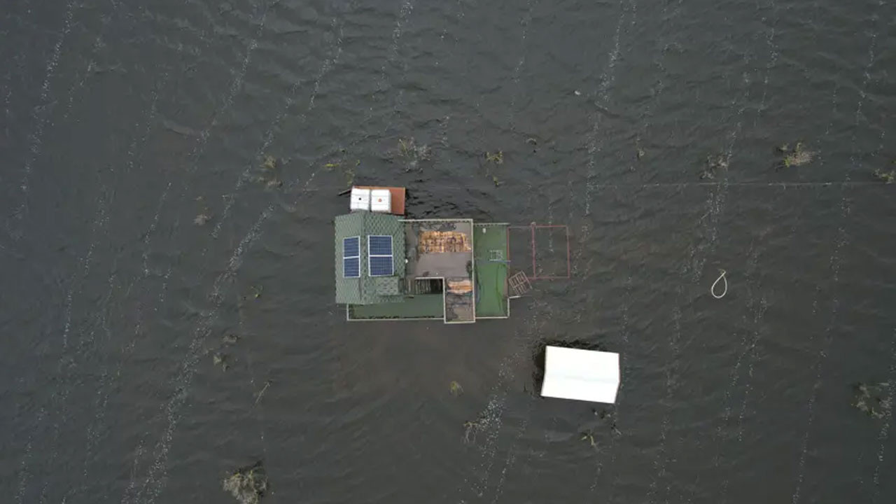 Bursa'da göl taştı! Su seviyesi 10 metre yükseldi, hobi bahçeleri sular altında kaldı