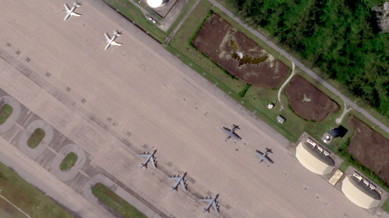 ABD'nin İran yığınağı! Yüzlerce uçak uydudan böyle…