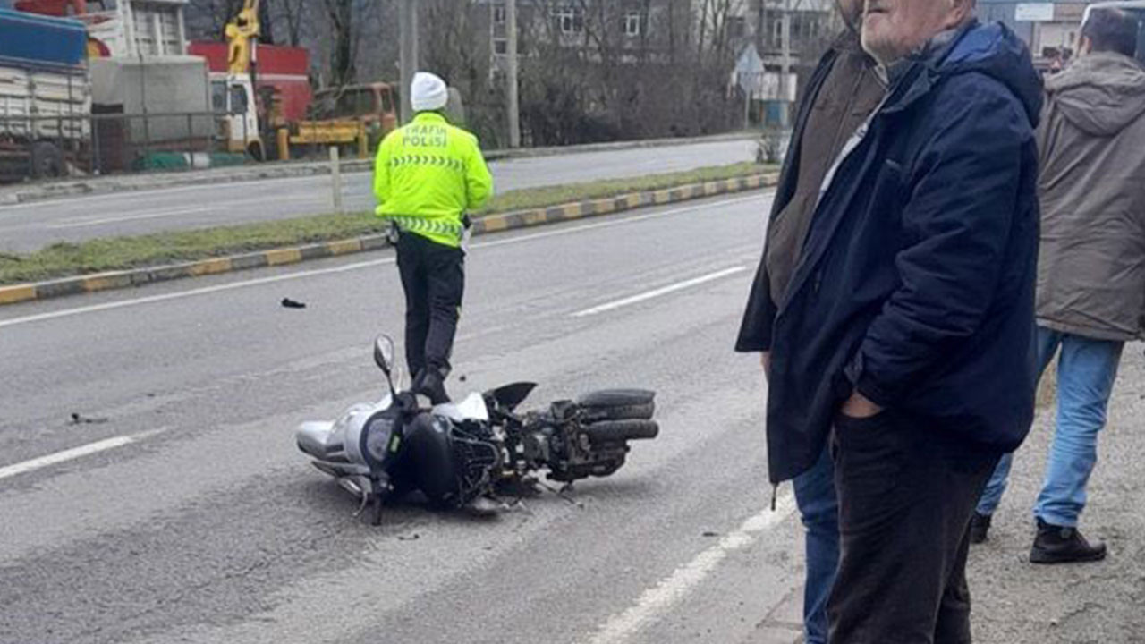 Otobüsle çarpışan motosiklet sürücüsü hayatını kaybetti