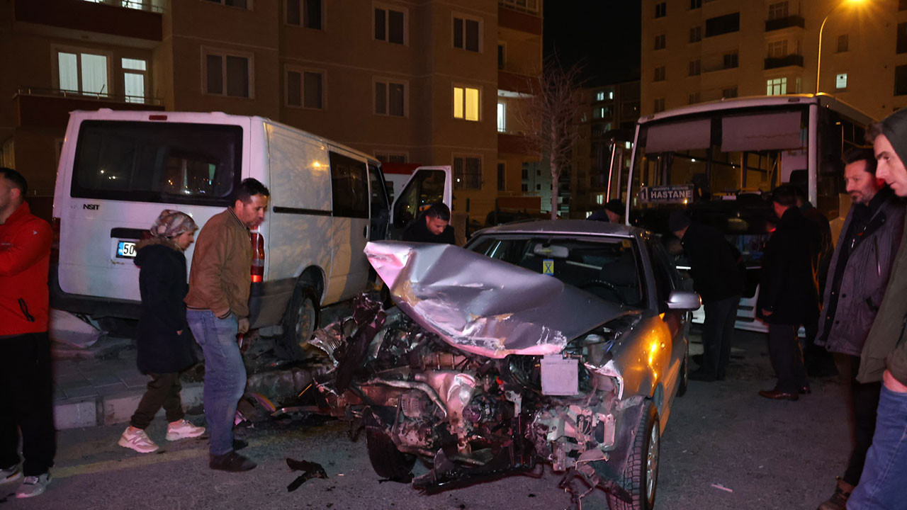 Önce kaza, sonra kavga ettiler: 2 yaralı