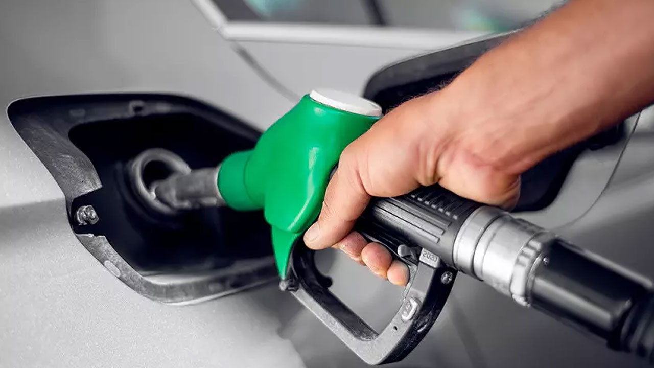 Akaryakıtta indirim bekleniyor: İşte güncel benzin, motorin ve LPG fiyatları