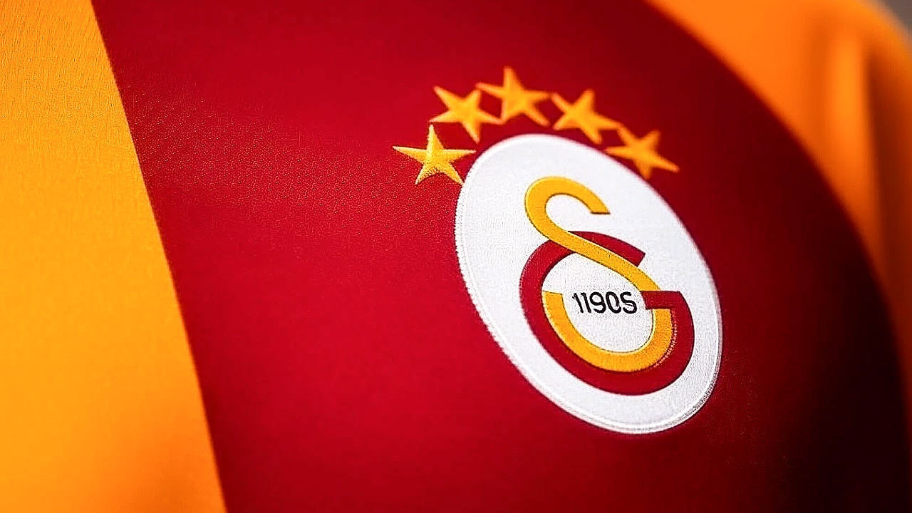 Galatasaray camiasını sarsan ayrılık kararı; Tarihe geçecek hamle