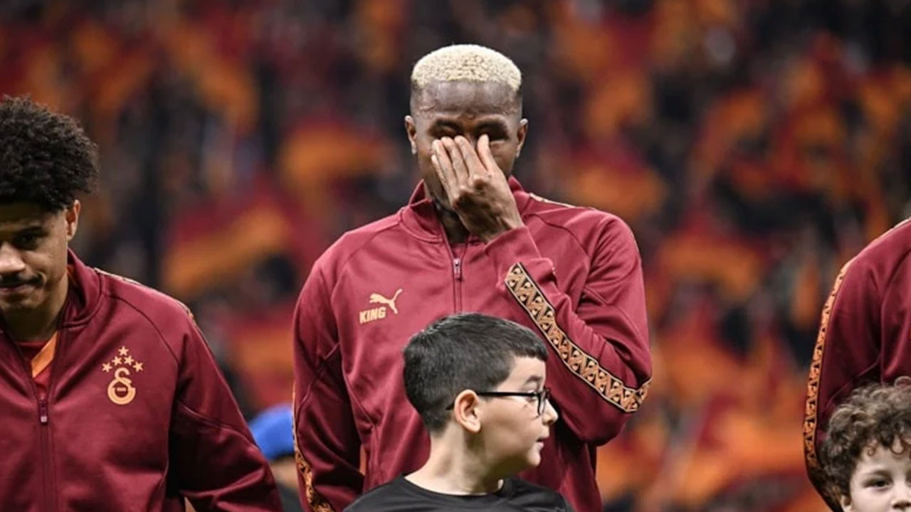 Galatasaray taraftarından Victor Osimhen'e özel koreografi