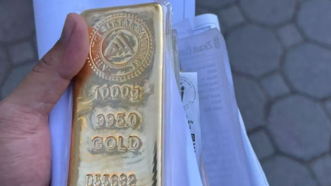 Fiyatlar düşünce evini satıp, 1 kilo altın aldı! İddiası olay oldu: "1-2 yıla 4 ev alırım"