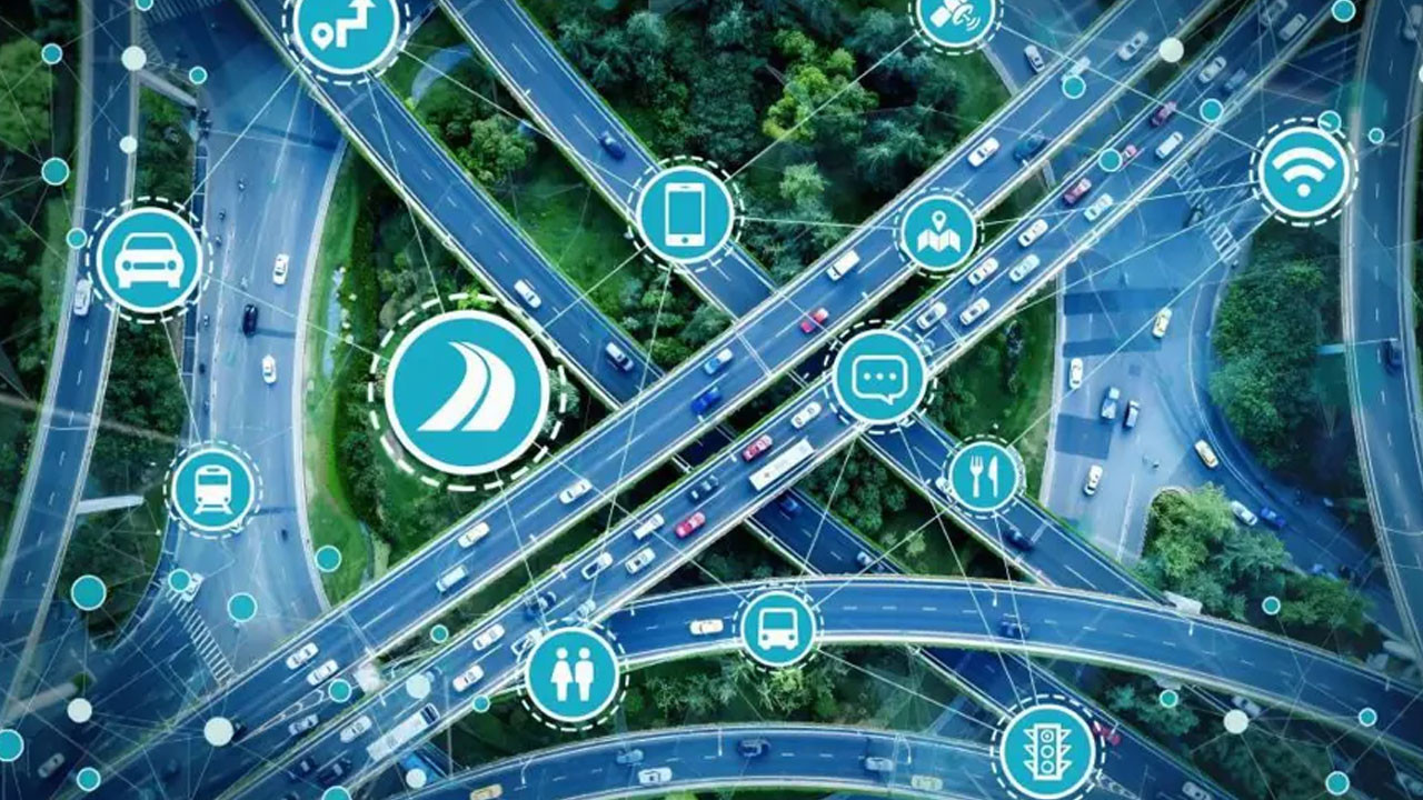 İstanbul'un ilk akıllı yolu hizmete girdi: Yola düşen nesne bile sürücüye bildirim gidecek