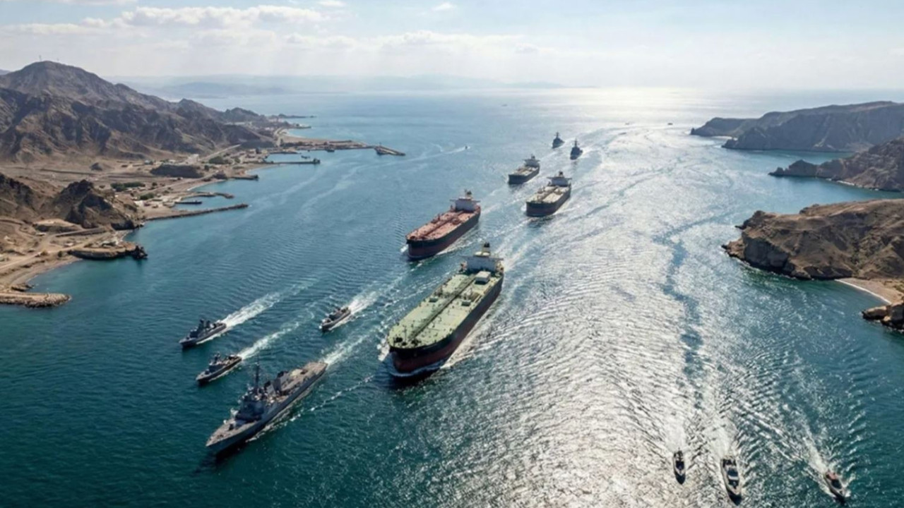 İran, Hürmüz Boğazı'nı yeniden kapattı: Geçme girişimlerine sert karşılık verilecek