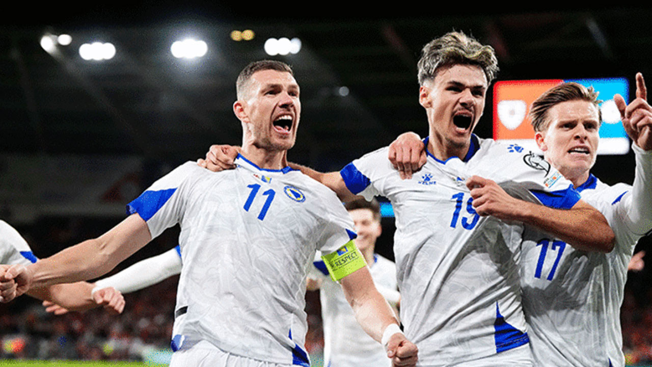 Tarihte eşi benzeri yok! Edin Dzeko yine yaptı yapacağını: Üst üste 20 yıl...