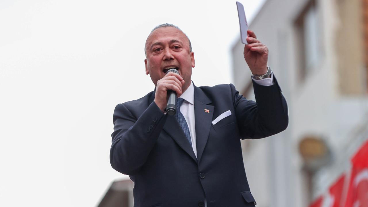 CHP'de Özkan Yalım'ın üyeliği askıya alındı