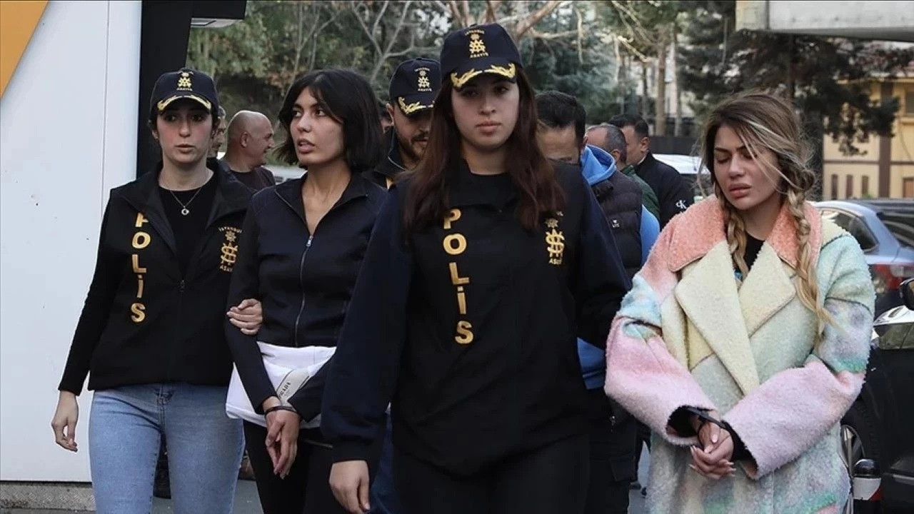 Dolandırıcılık davasında karar: Bahar Candan'a hapis cezası