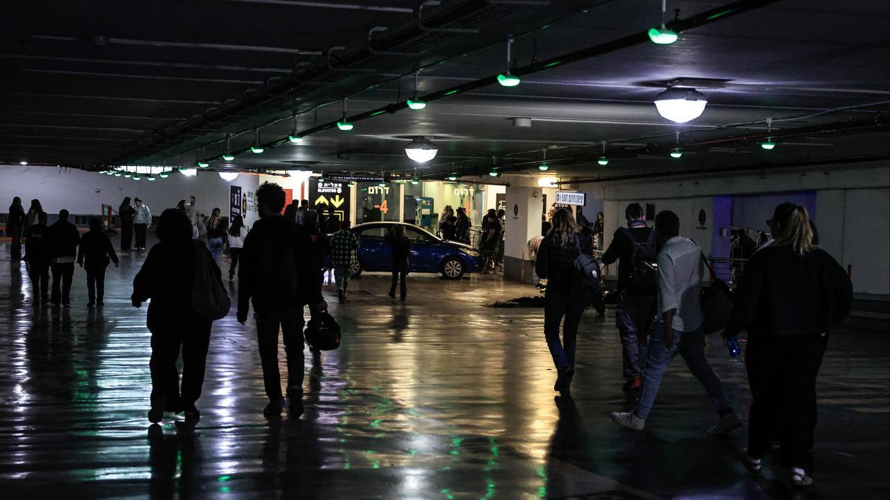 Tel Aviv'de gün boyu sirenler çaldı: İsrailliler sığınaklardan çıkamadı