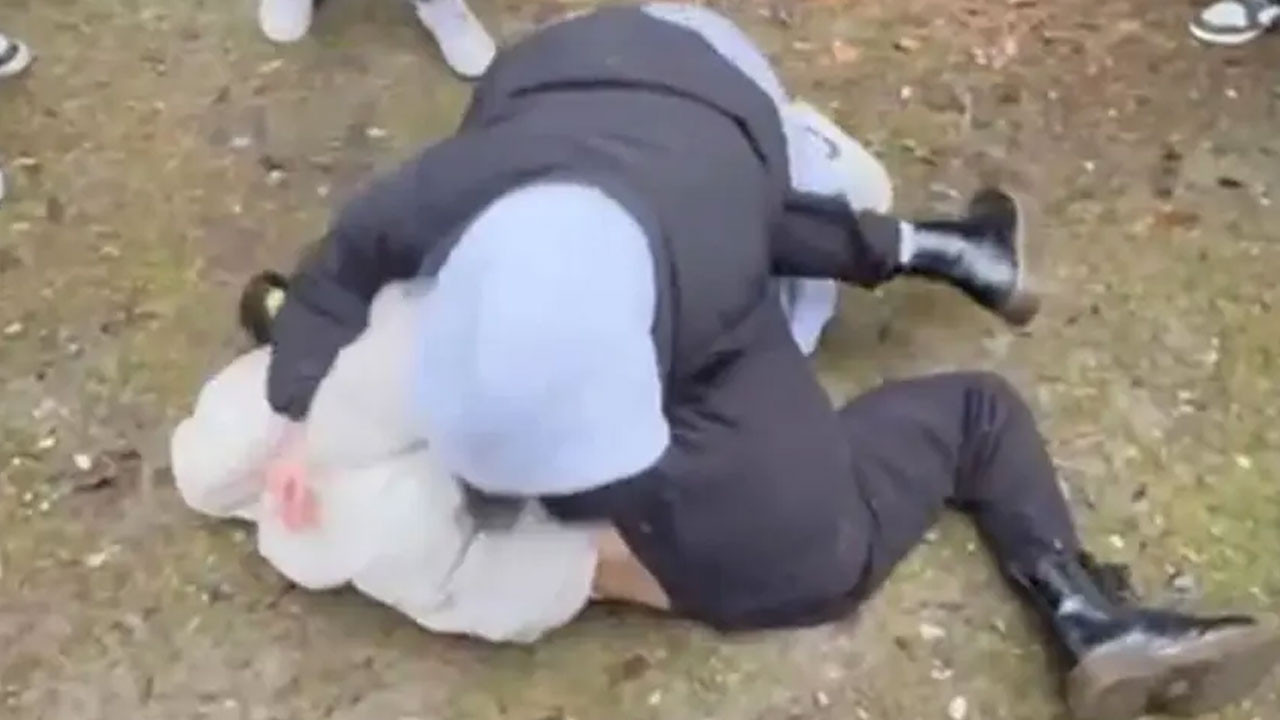 Bolu'da akran dehşeti! Saç başa girdiler, defalarca kez tekmelediler