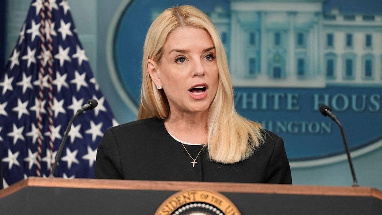 ABD Adalet Bakanı görevden alındı!