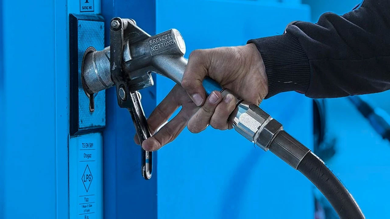 LPG’ye rekor zam geldi: Gece yarısı tabelalar değişti!