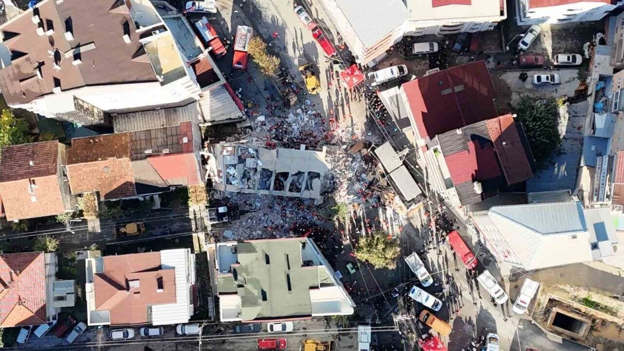 Gebze'de çöken binaya ikinci rapor: Yıkımın sebebi metro inşaatı mı?