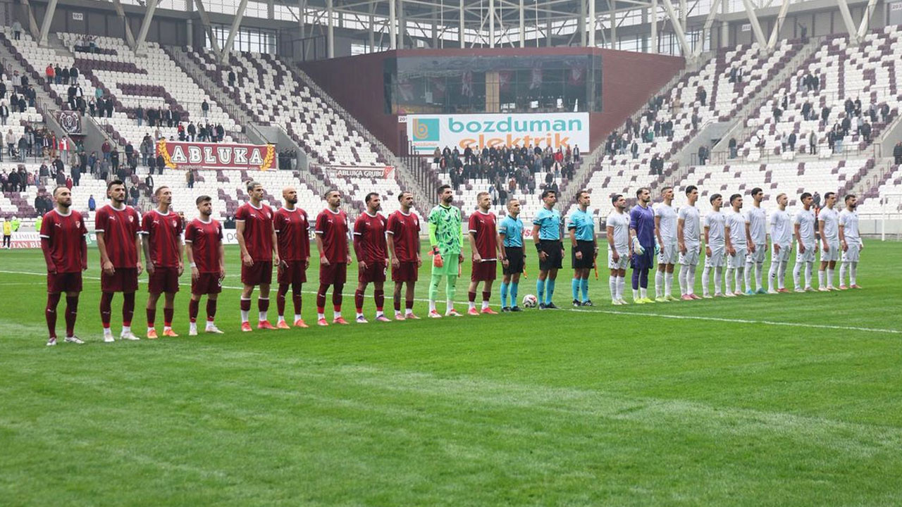 Süper Lig'de de mücadele etmişti! 98 yıllık tarihi kulüp küme düştü