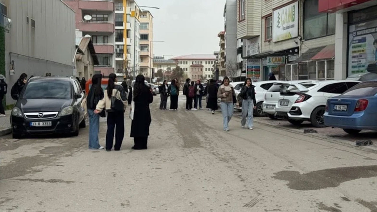 Van'da 5,2 büyüklüğünde deprem