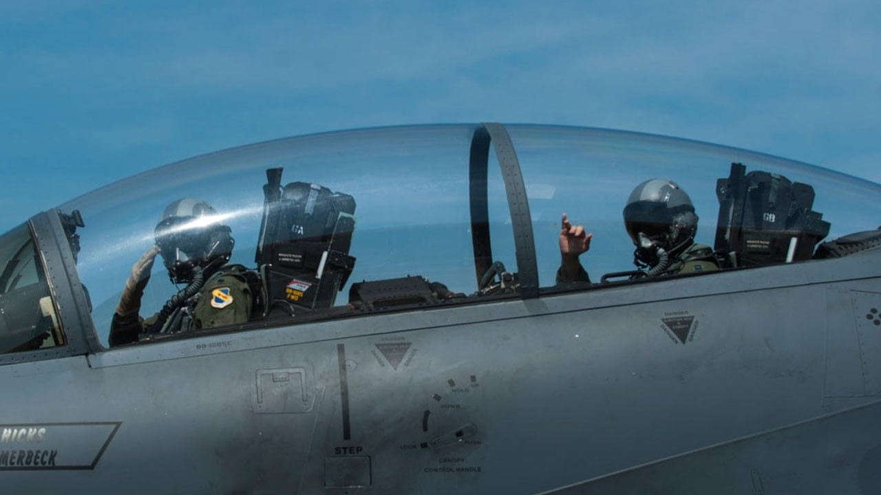 The Economist'ten dikkat çeken yazı: İran pilotu yakalarsa, savaşta dengeler değişir