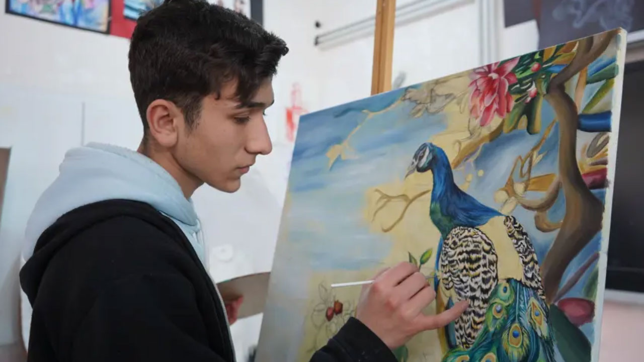 Şırnaklı ressama ABD'den tam burs! "Sanatın Aziz Sancar'ı olmak istiyorum"