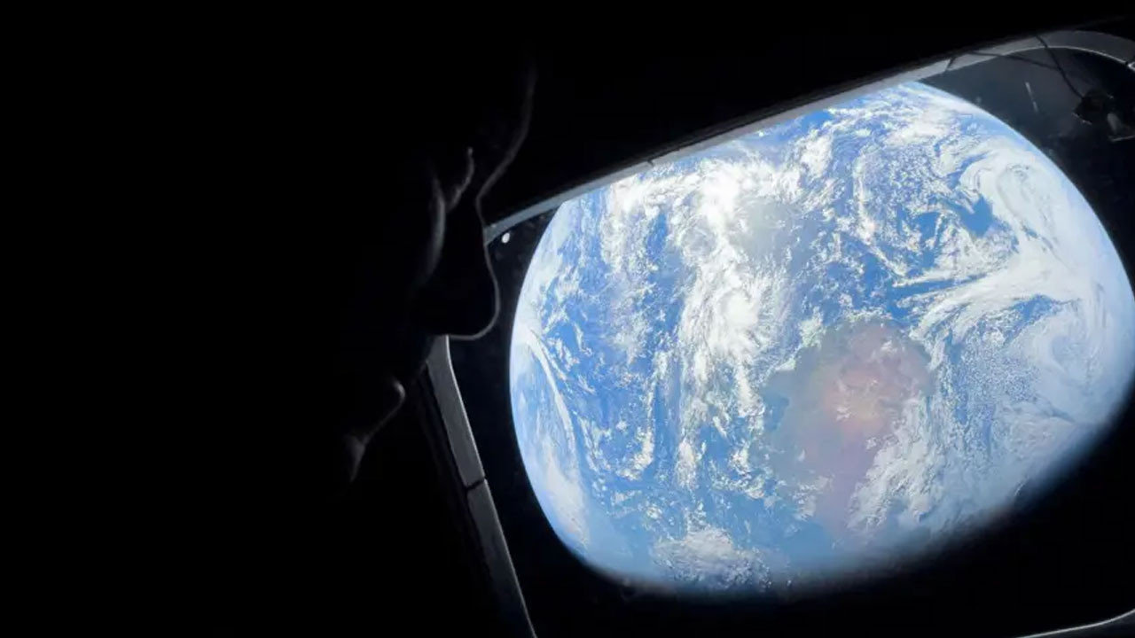 Artemis 2 hedefine ulaştı! Tarihte dünyadan en uzağa giden insanlar