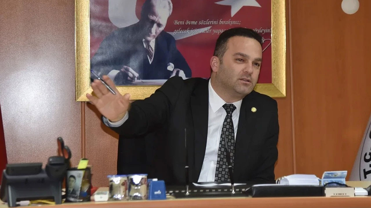 CHP'den ihraç edilen Hasbi Dede partisinden istifa etti