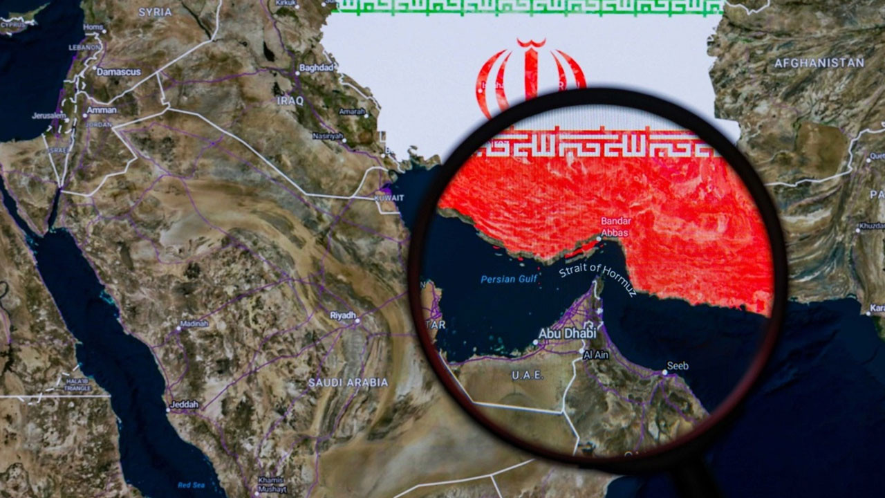 İran: Hürmüz'den geçiş ücretleri riyal ile ödenecek