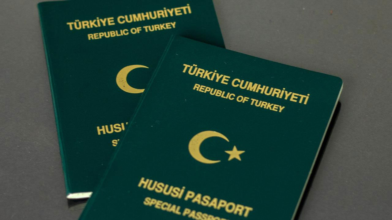 İki meslek grubuna daha yeşil pasaport yolda