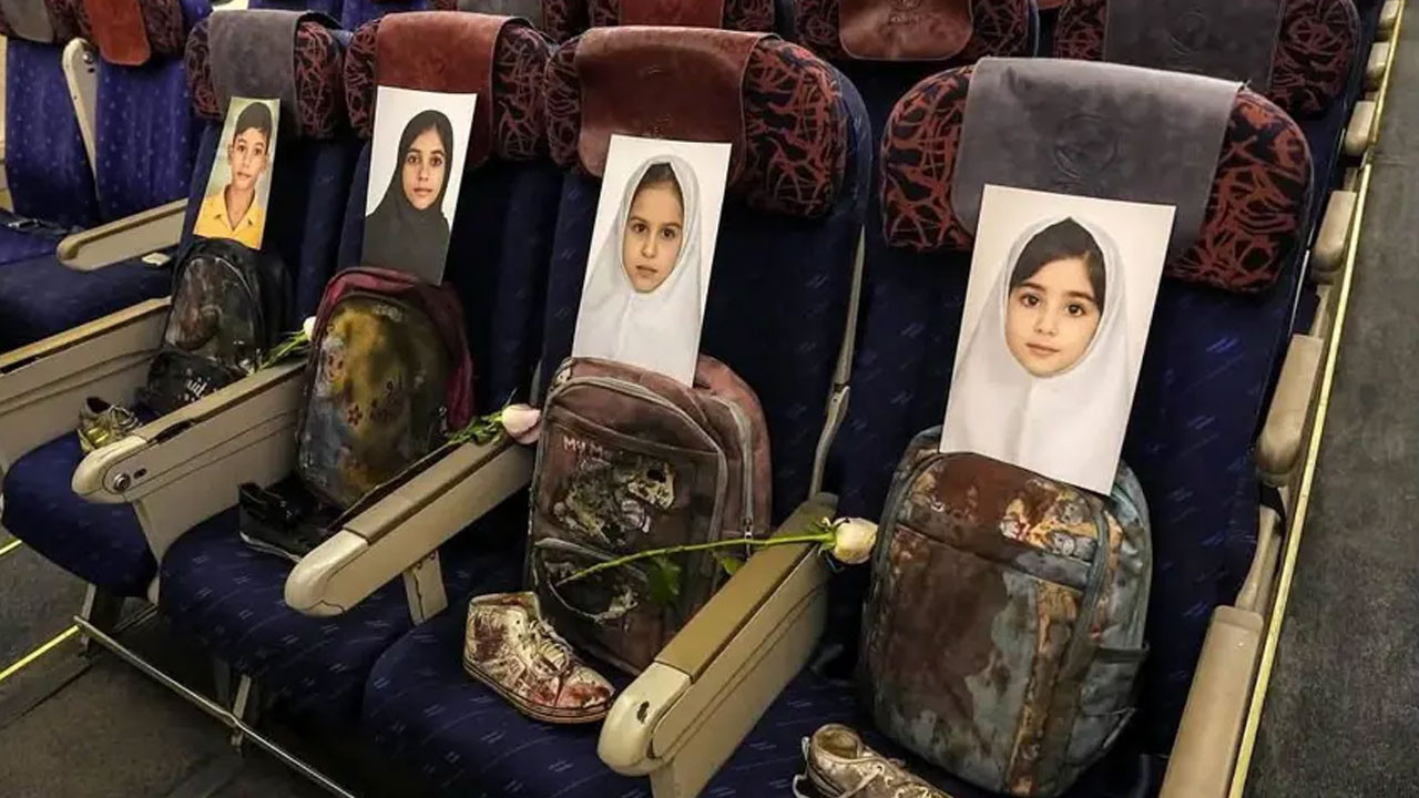 İran heyeti ölen çocukları andı! "Bu uçuştaki yol arkadaşlarım"