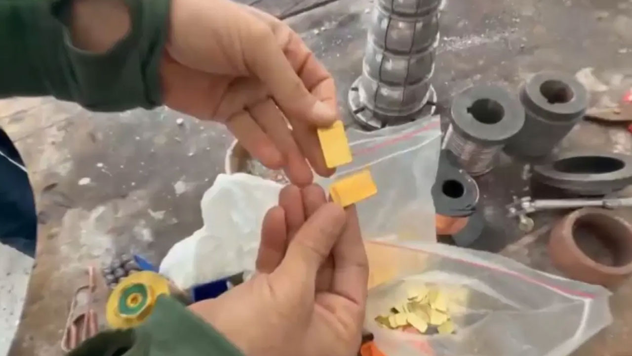 Sahte altında akıl almaz oyun! Pirinçten ürettiği altınları tanınmış firmaların logolarıyla satacaktı