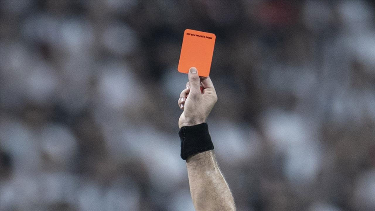 Dünya futbolunda devrim! Kırmızı kart yok, maçlar 50 dakika