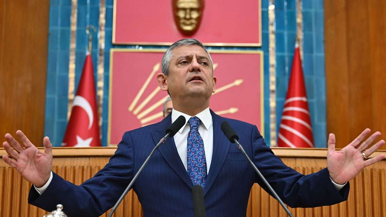 CHP Genel Başkanı Özel: 55 vekilin istifasını getirmeyen namerttir