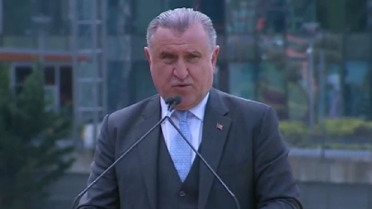 Bakan Osman Aşkın Bak: Şampiyon Cimbom için çalışmaya devam edeceğiz