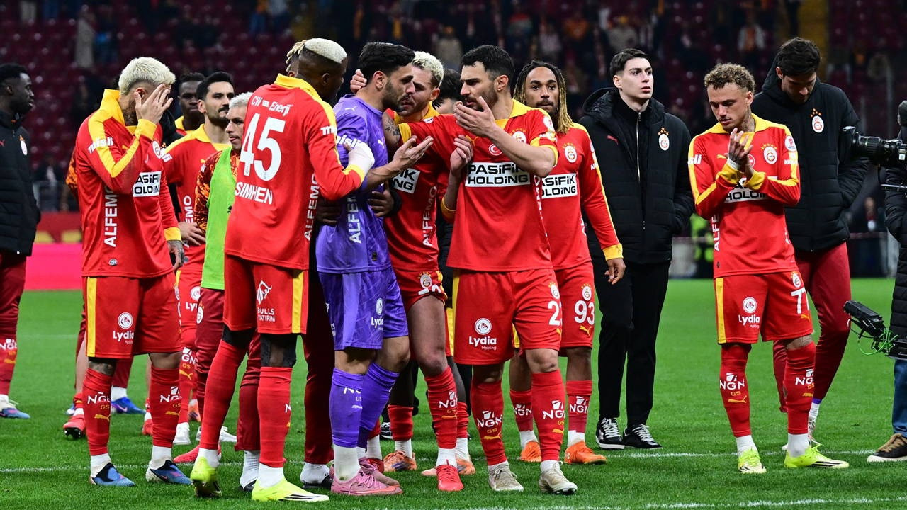 Victor Osimhen'den Günay Güvenç paylaşımı: "Hatalar futbolun parçasıdır"