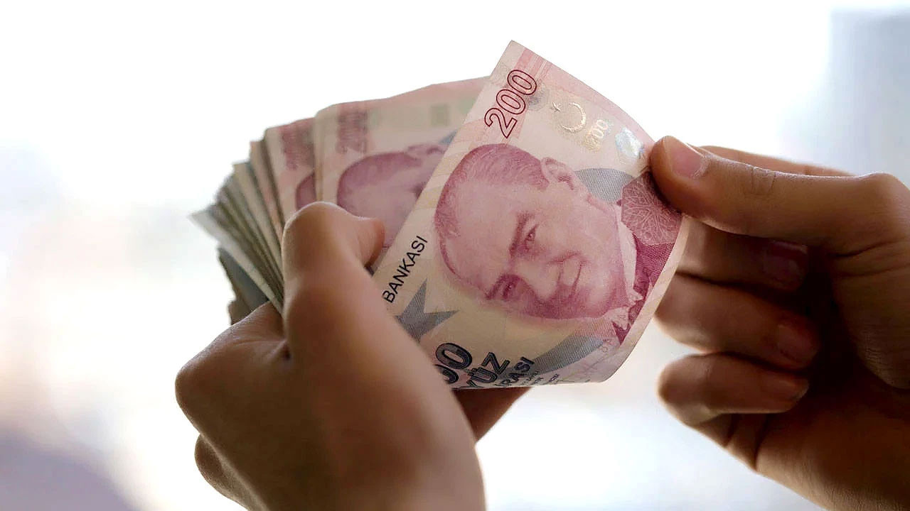 Emekliye Kurban Bayramı müjdesi: 2026 bayram ikramiyeleri hangi gün yatıyor?