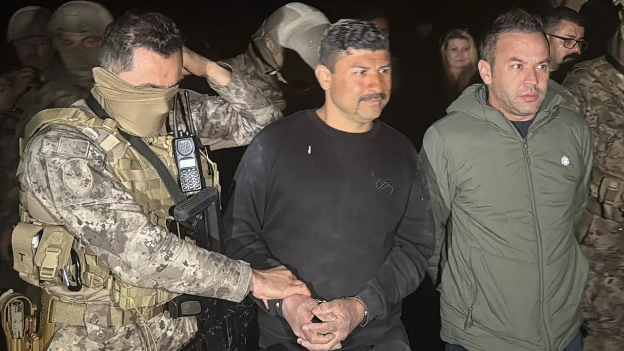 Uşak'ta ihbara giden polis ekibine silahlı saldırı: 2 polis yaralı