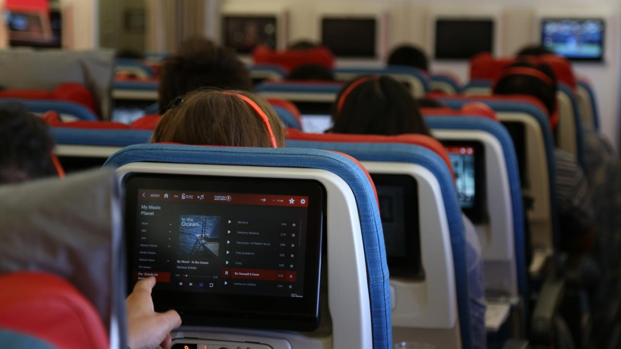 Yeni dönem resmen başladı: Uçaklarda artık bunu yapmak yasak!