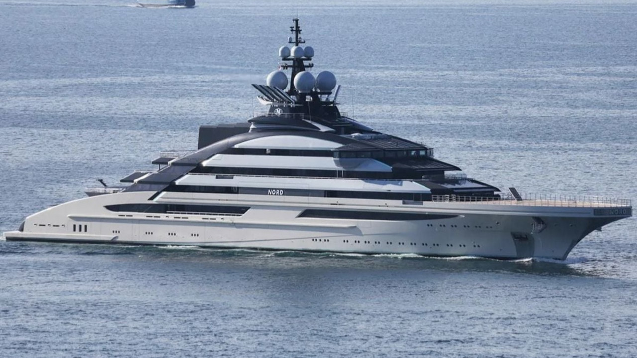 500 milyon dolarlık yat Hürmüz Boğazı'ndan geçti: O isme yakın olduğu ortaya çıktı