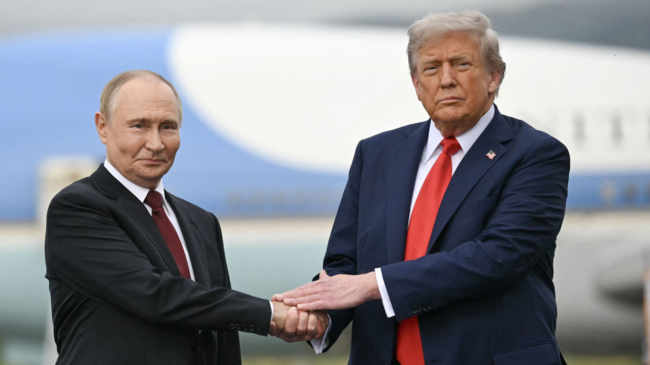 ABD Başkanı Trump, Vladimir Putin ile İran'ı görüştü