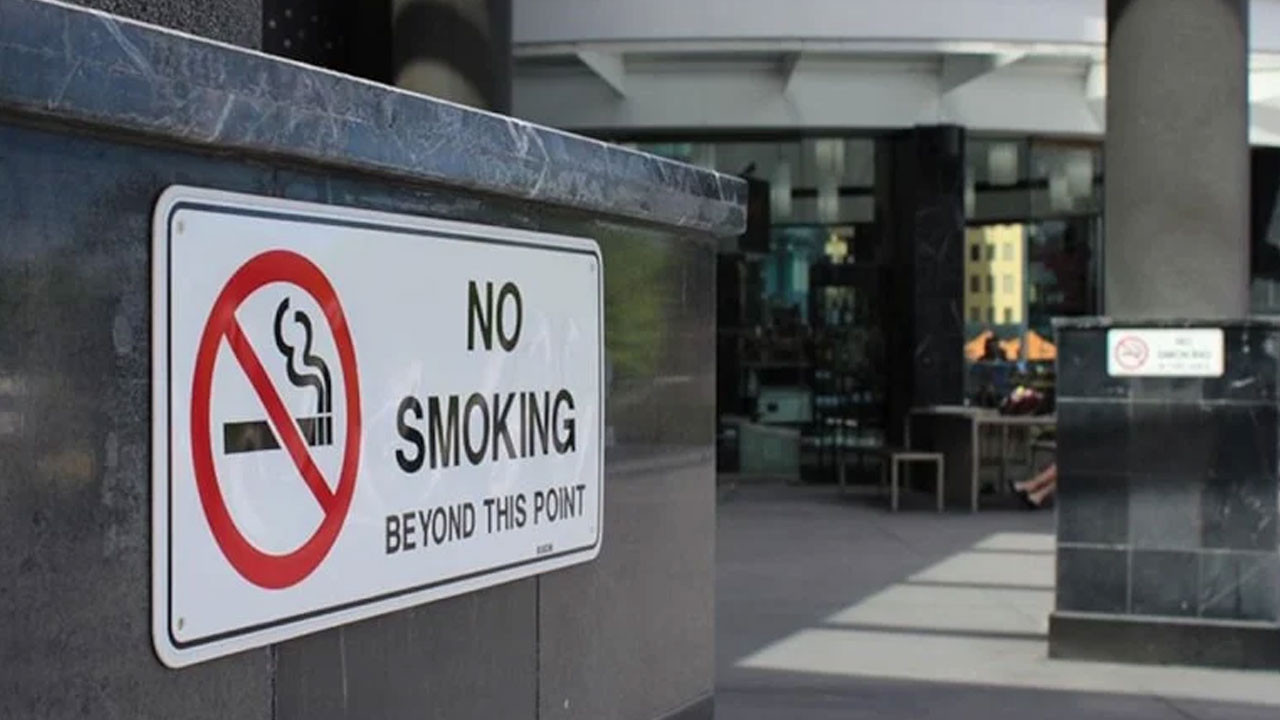 İngiltere'de 17 yaş ve altına sigara satışı yasaklandı