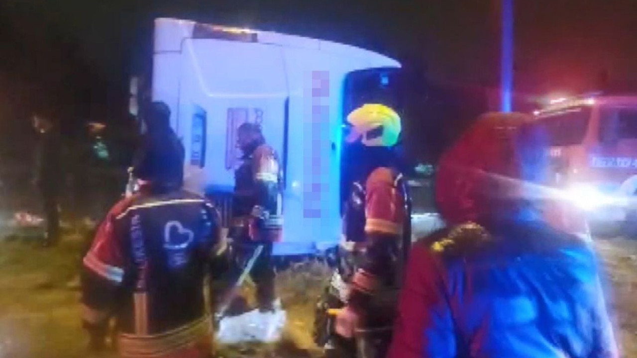 Balıkesir'de yolcu otobüsü devrildi: Çok sayıda ölü ve yaralı var