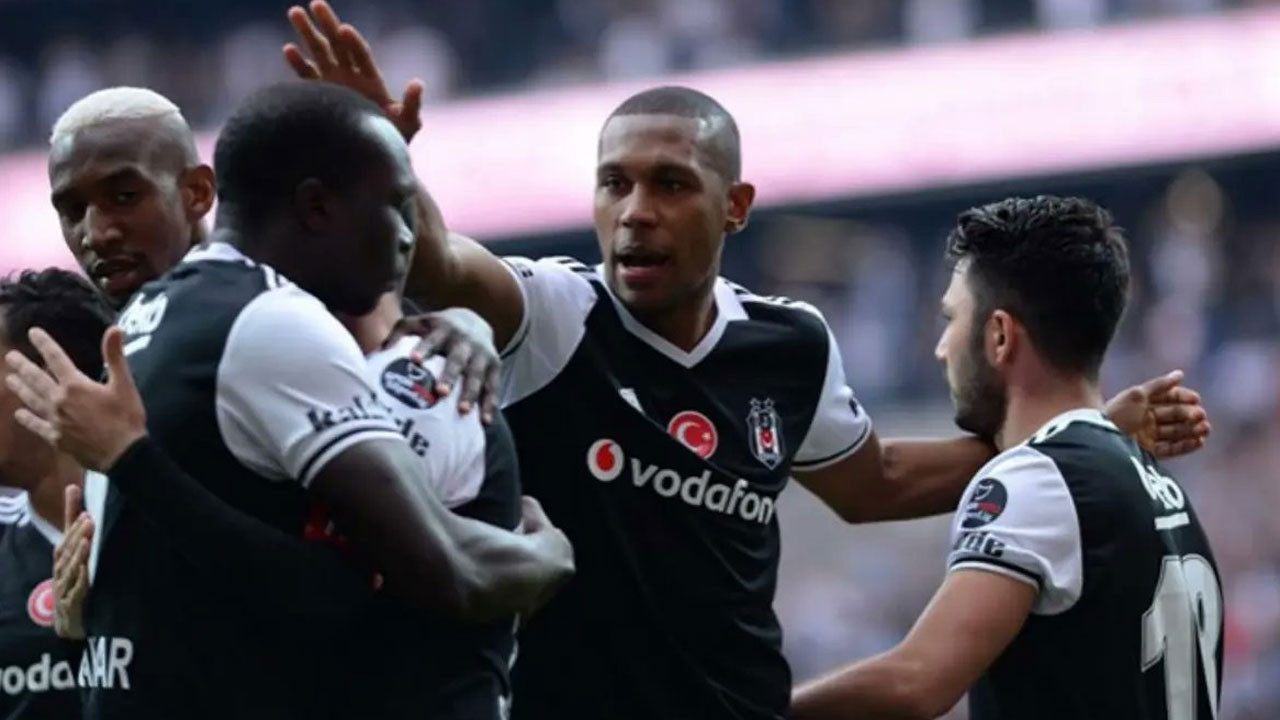Beşiktaş'ın eski yıldızından mesaj! "Kontrat göndersinler hemen imzalayayım"