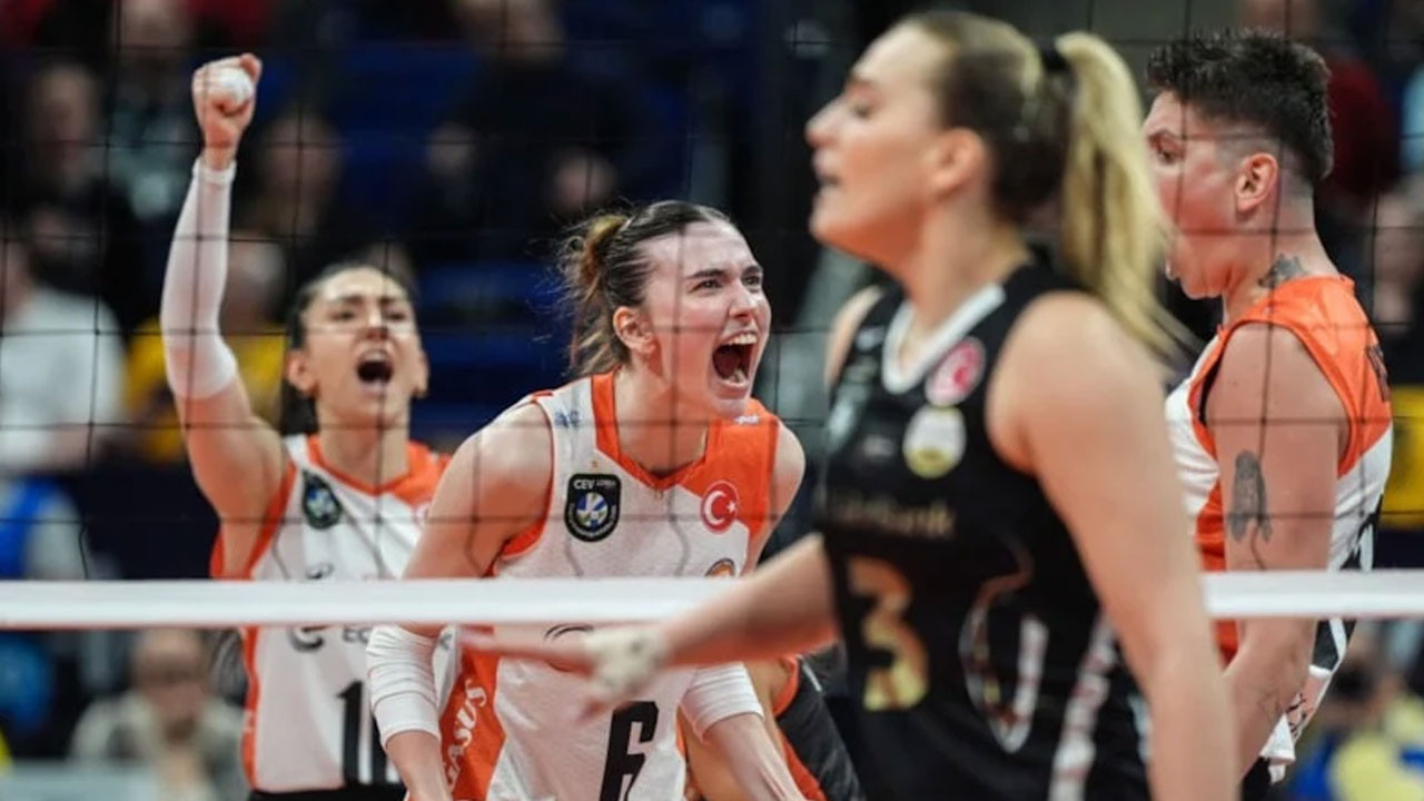 CEV finalinde şampiyon VakıfBank Kadın Voleybol Takımı