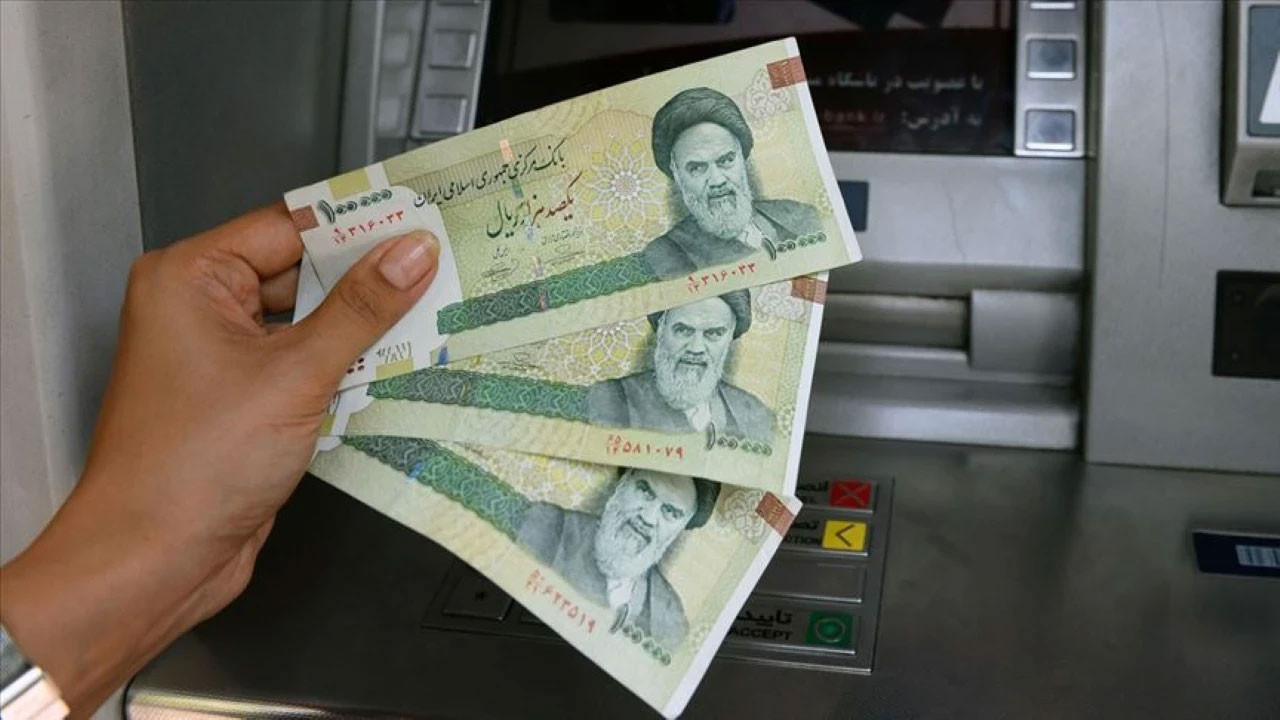 Dolar, İran’ın para birimi karşısında zirveye çıktı