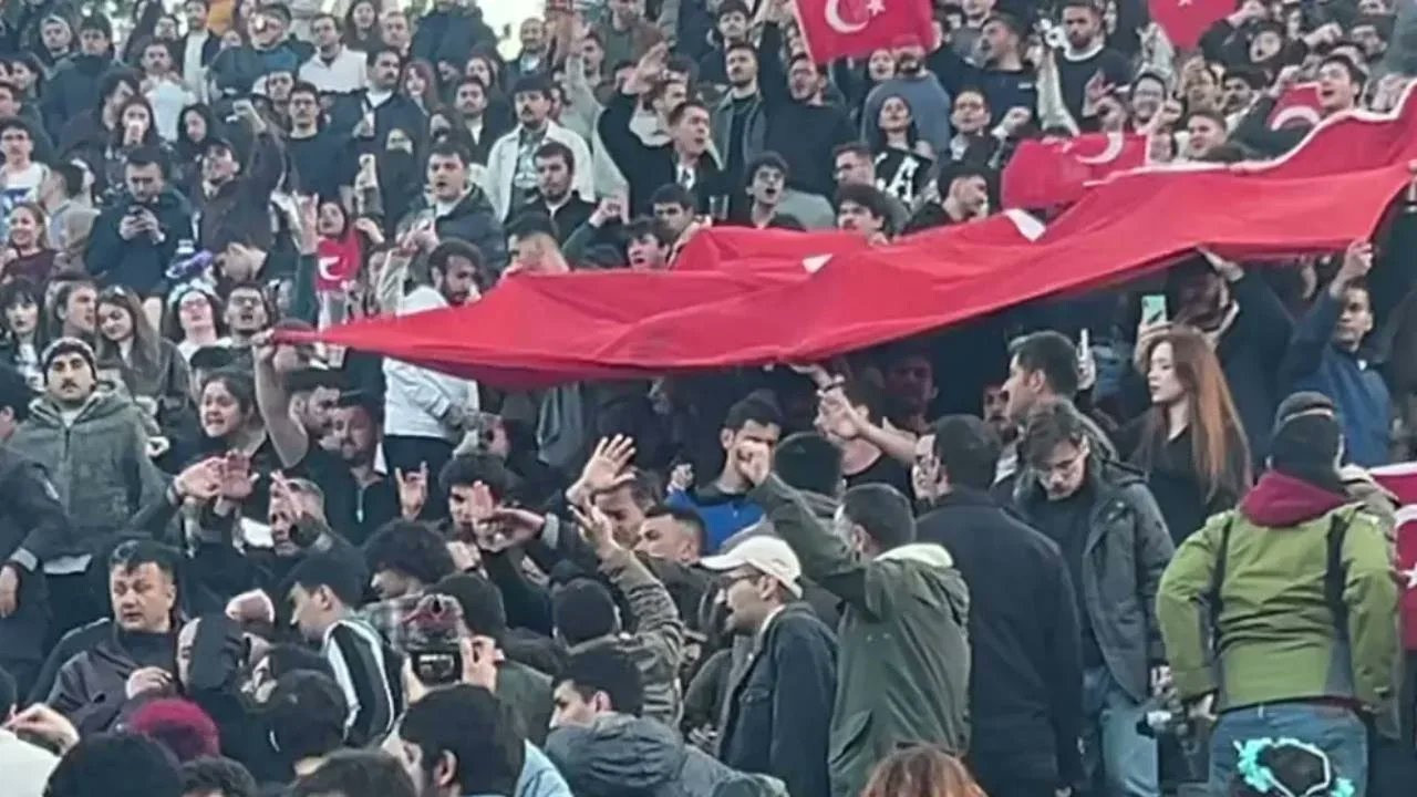 Emniyet'ten açıklama geldi: Türk bayrağına saldıranlar hakkında karar!