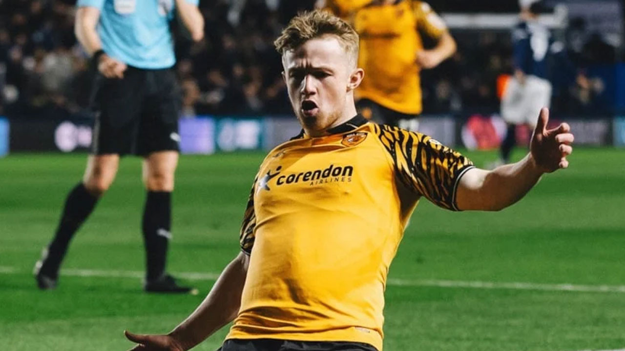 Millwall'u deviren Hull City finale yükseldi