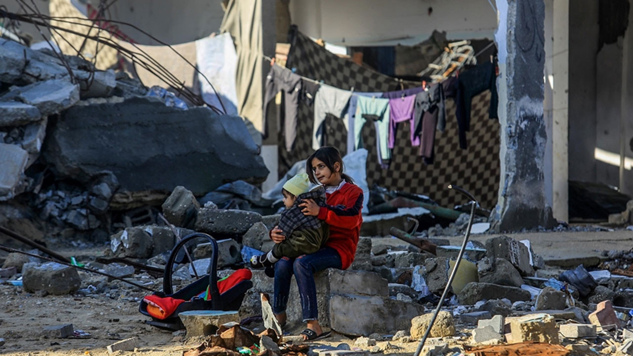 Gazze’de can kaybı 72 bin 742’ye yükseldi