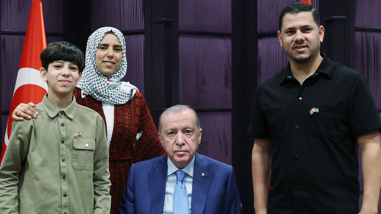 Cumhurbaşkanı Erdoğan, Gazzeli Ramazan Ebu Cezer ve ailesini kabul etti