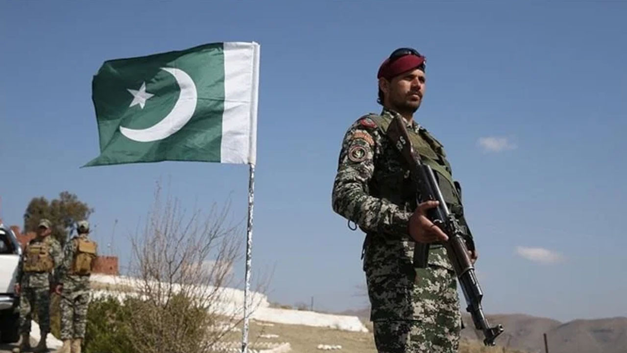 Reuters yazdı: Pakistan, Suudi Arabistan'a jet filosu ve 8 bin asker gönderdi