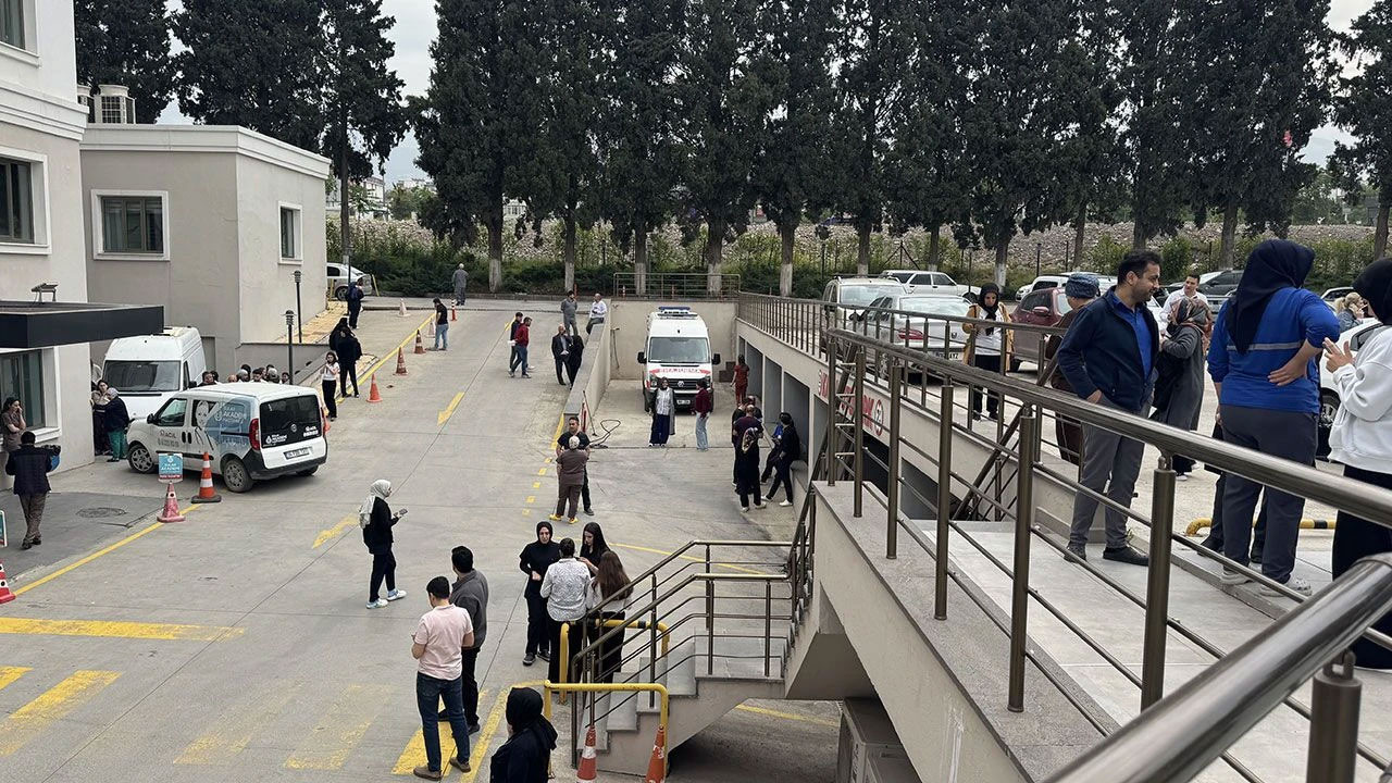 5,6 büyüklüğündeki deprem! Vali son durumu açıkladı: 74 kişi hastanelere başvurdu